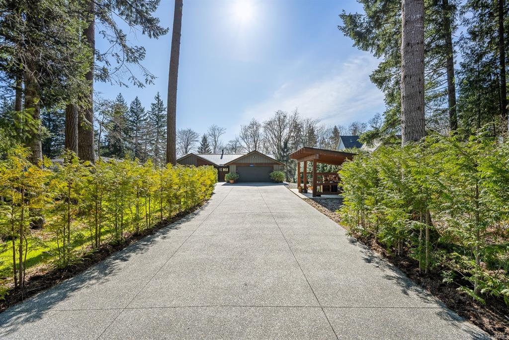 Fifth View of 4891 Greaves Cres, Courtenay, BC, V9J 1R5