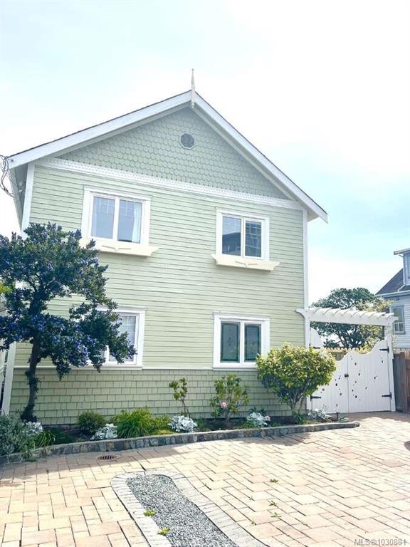 MLS® listing #30944386 for sale located at 485 Head St