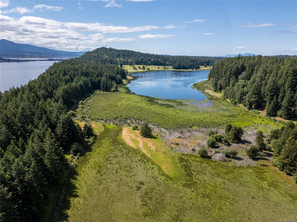 Fourth View of 909 South Rd, Gabriola Island, BC, V0R 1X0