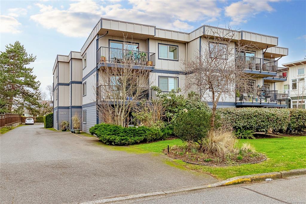 Third View of 2427 Amherst Ave, Holly Manor, Sidney, BC, V8L 2H1