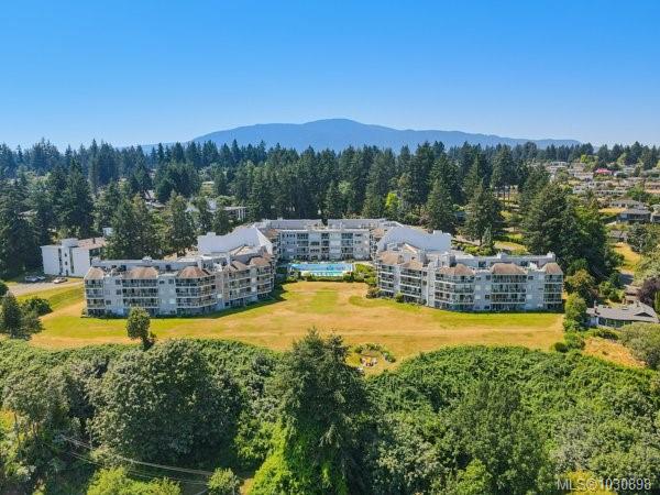 2562 Departure Bay Rd, 1030898, BC,