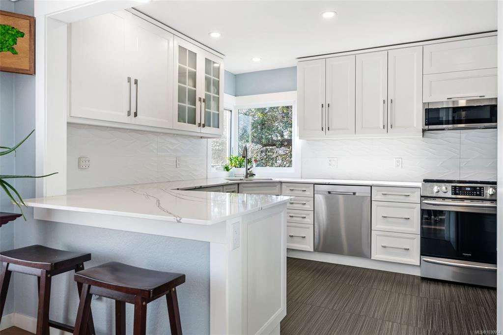 Second View of 730 Burnside Rd W, Saanich, BC, V8Z 1N1