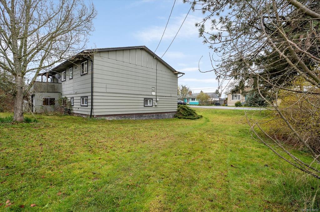 Third View of 456 Hirst Ave, Parksville, BC, V9P 1J3