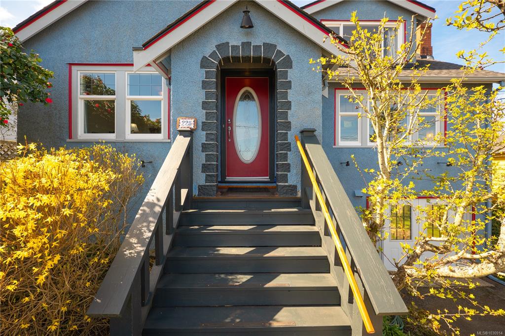 Third View of 225 Harvey St, Nanaimo, BC, V9R 3W6