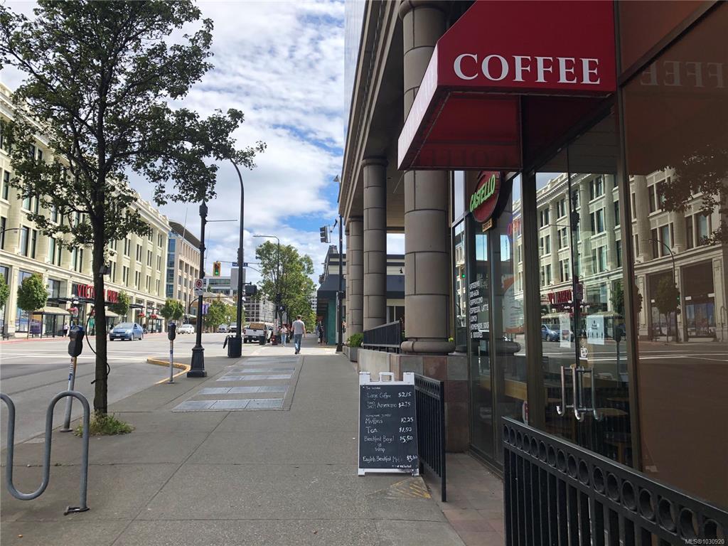 MLS® listing #30946912 for sale located at 1802 Douglas St