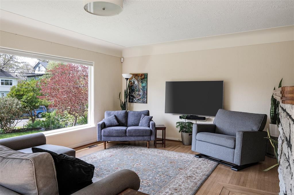 Fifth View of 535 Linden Ave, Victoria, BC, V8V 4G6