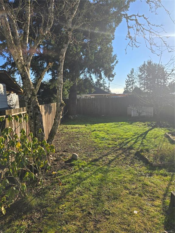 Fifth View of 2905 Leigh Rd, Langford, BC, V9B 4G6