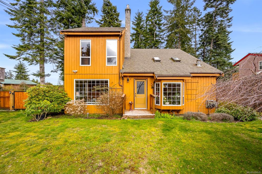 Second View of 8876 Henderson Ave, Black Creek, BC, V9J 1A6