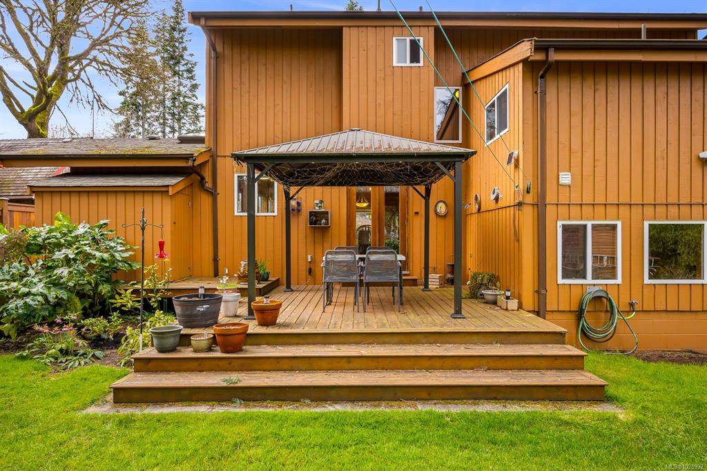 Third View of 8876 Henderson Ave, Black Creek, BC, V9J 1A6