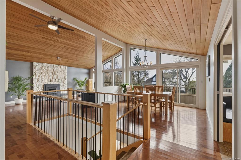 Third View of 890 Denford Cres, Saanich, BC, V8X 4N1