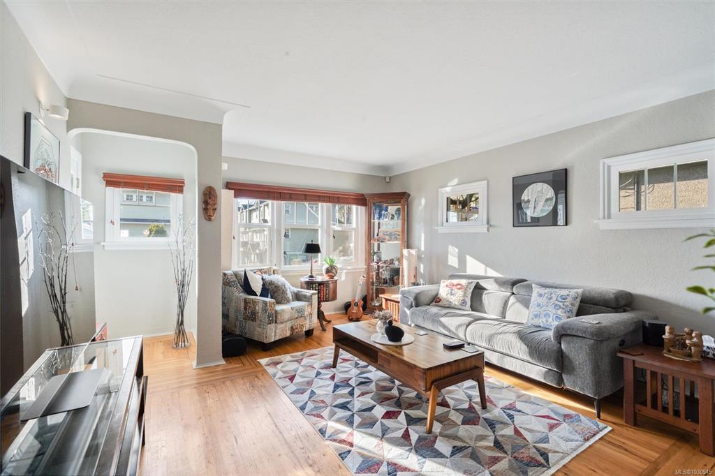 Fourth View of 555 Lampson St, Esquimalt, BC, V9A 5Z8