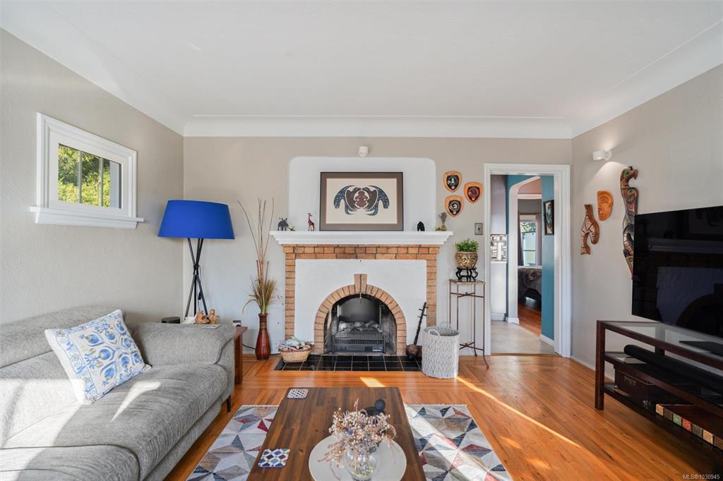 Fifth View of 555 Lampson St, Esquimalt, BC, V9A 5Z8