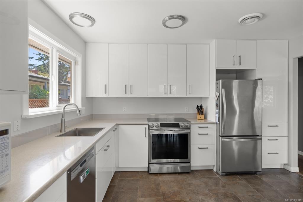 Fifth View of 2889 Maurice Lane, Langford, BC, V9B 5L5