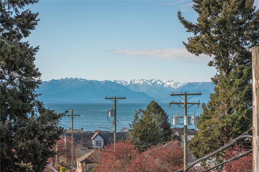 Third View of 1351 Esquimalt Rd, Esquimalt, BC, V9A 3R1