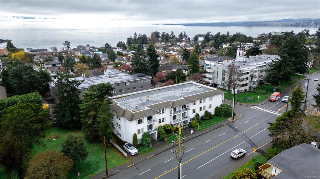 Fourth View of 1351 Esquimalt Rd, Esquimalt, BC, V9A 3R1