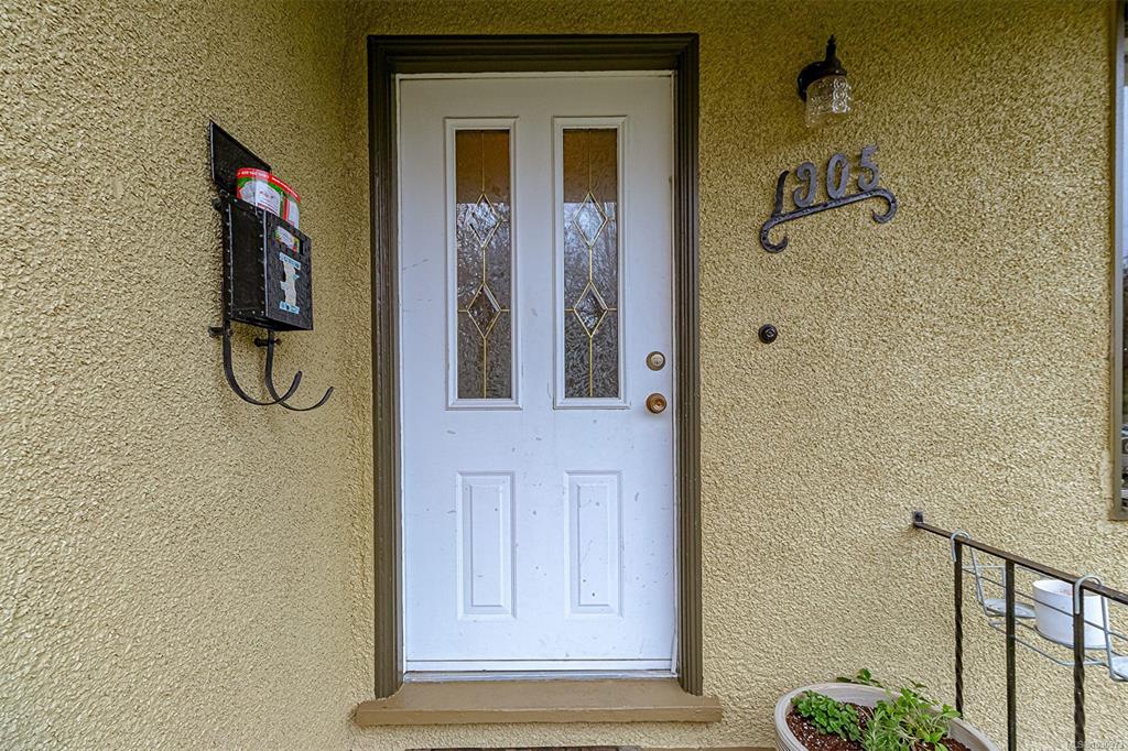 Fifth View of 1905 Richardson St, Victoria, BC, V8S 1S3