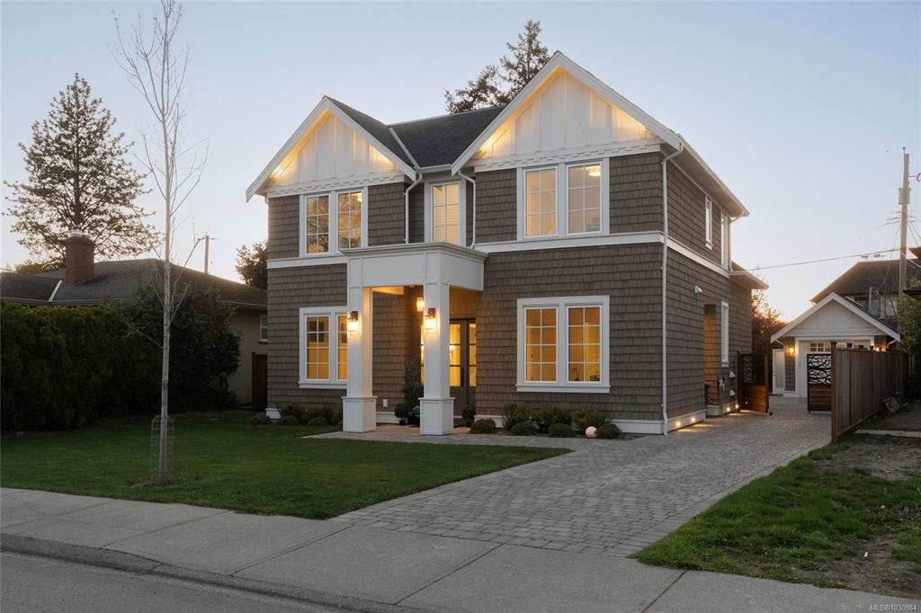 Second View of 2218 Kinross Ave, Oak Bay, BC, V8R 2N5