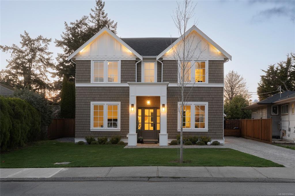 Fourth View of 2218 Kinross Ave, Oak Bay, BC, V8R 2N5