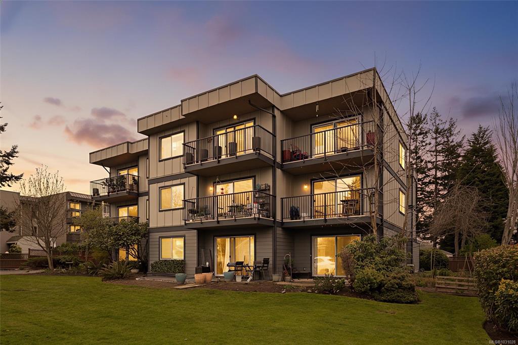 Second View of 2427 Amherst Ave, Holly Manor, Sidney, BC, V8L 2H1