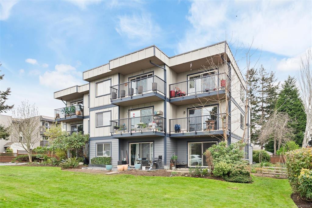 Fourth View of 2427 Amherst Ave, Holly Manor, Sidney, BC, V8L 2H1