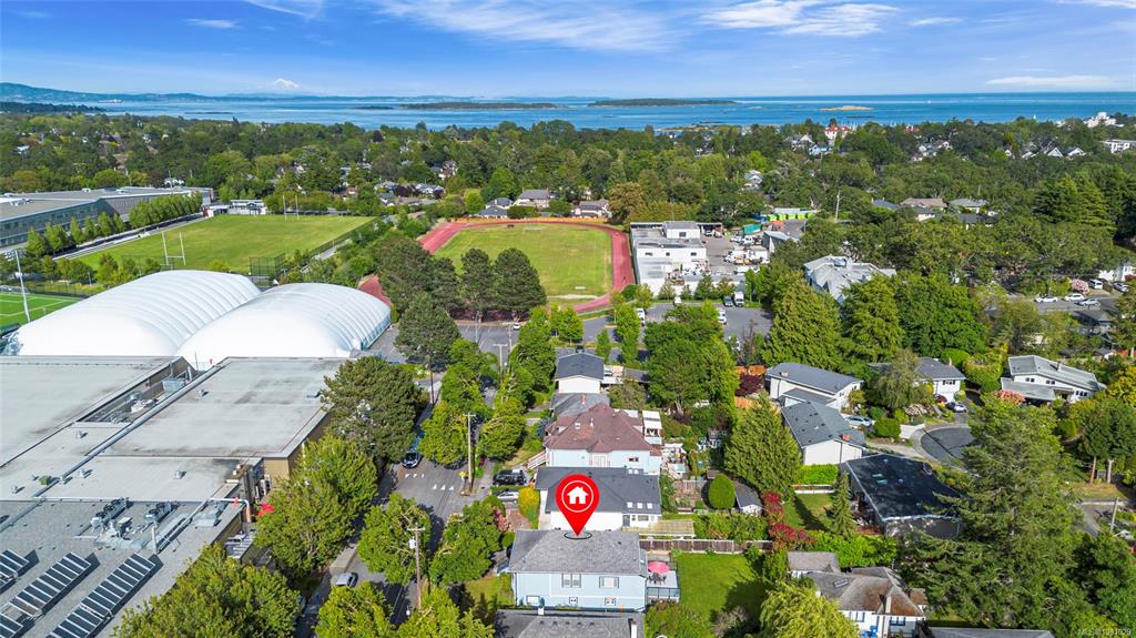 Third View of 2065 Goldsmith St, Oak Bay, BC, V8R 1T5