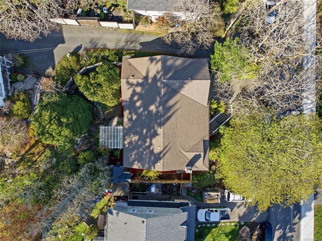 Third View of 3874 Grange Rd, Saanich, BC, V8Z 4T5