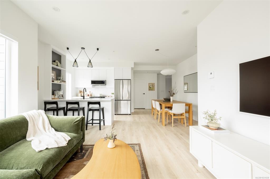 Third View of 1075 Tillicum Rd, Central Block, Esquimalt, BC, V9A 2A4