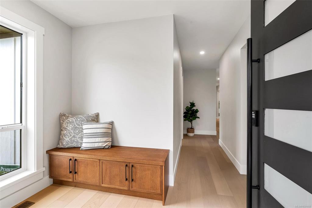 Fifth View of 2297 Covington Pl, Saanich, BC, V8N 5R1