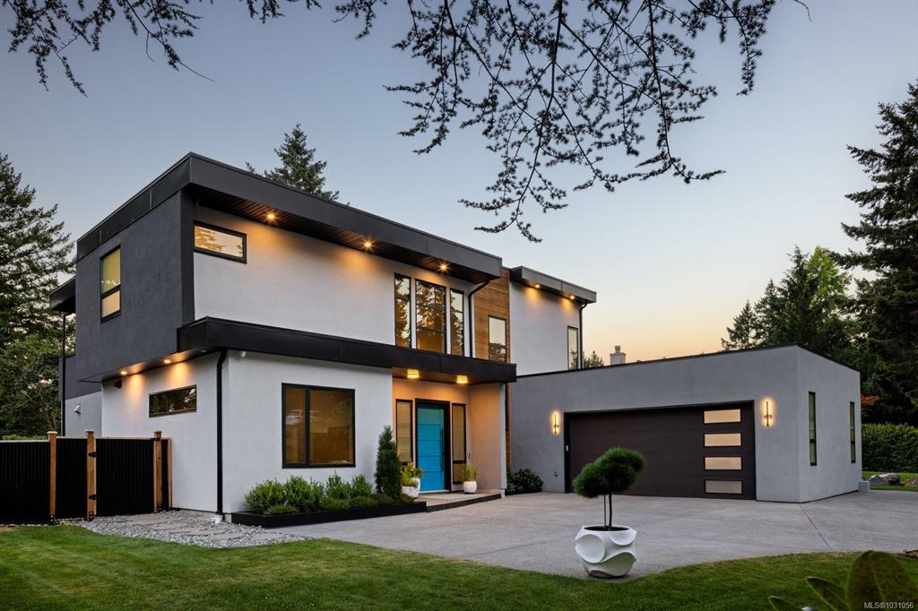 Third View of 4673 Boulderwood Dr, Saanich, BC, V8Y 2P8