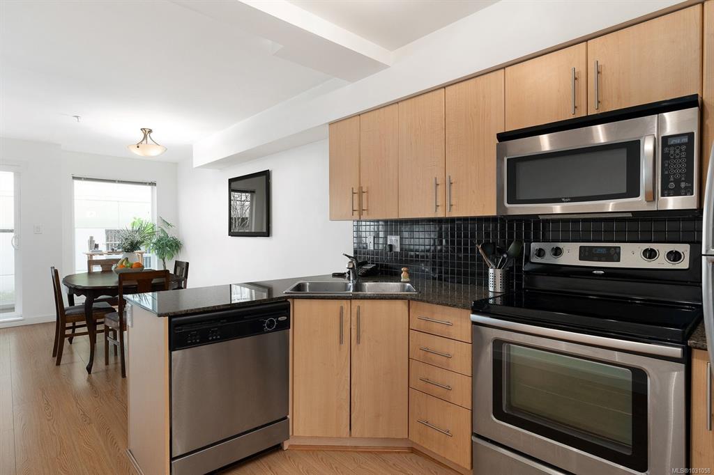 Fourth View of 1405 Esquimalt Rd, The Martello, Esquimalt, BC, V9A 0A4