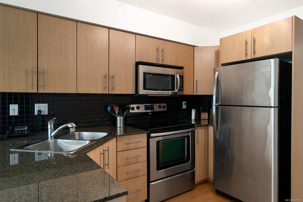 Fifth View of 1405 Esquimalt Rd, The Martello, Esquimalt, BC, V9A 0A4