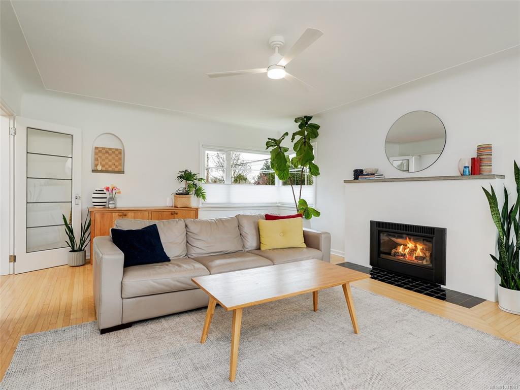 Fifth View of 2420 Bowker Ave, Oak Bay, BC, V8R 2G1