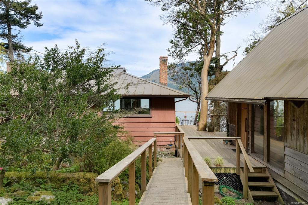 Fourth View of 618 Lands End Rd, North Saanich, BC, V8L 5K9