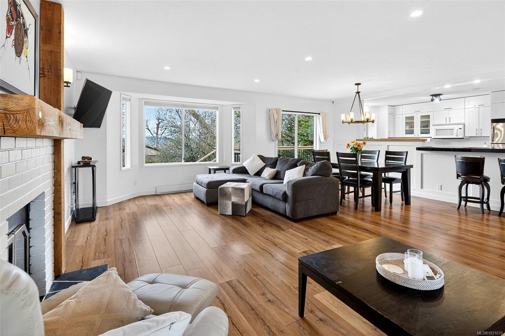 Fourth View of 3990 Bow Rd, Saanich, BC, V8N 3B1