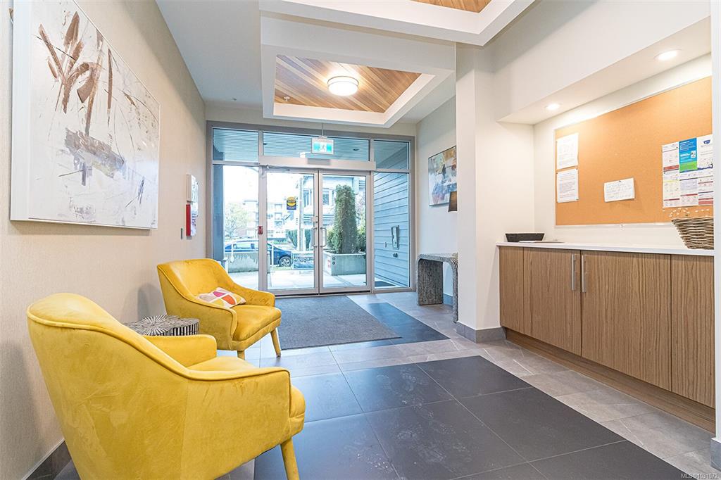 Third View of 9861 Third St, Sidney, BC, V8L 3A8