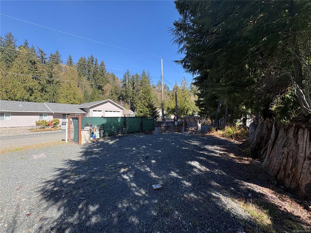 Third View of 1762 Cameron Cres, Qualicum Beach, BC, V9K 2S3