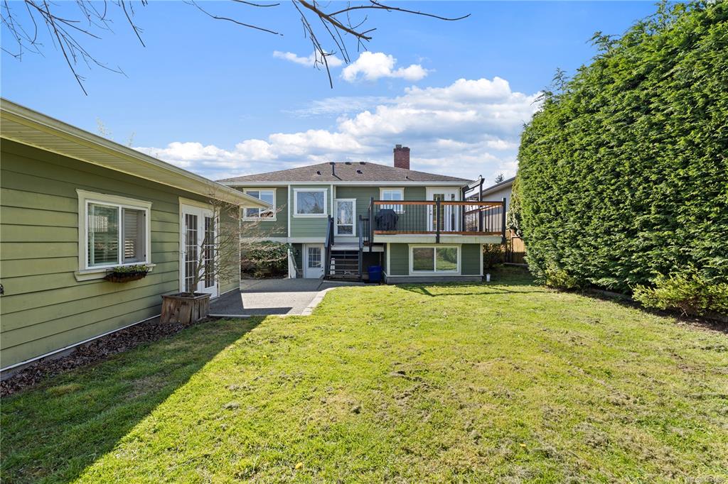 Third View of 1468 Stroud Rd, Victoria, BC, V8T 2K9