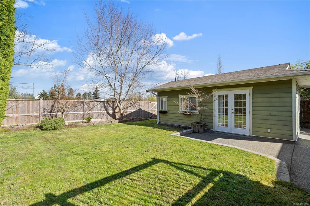 Fifth View of 1468 Stroud Rd, Victoria, BC, V8T 2K9