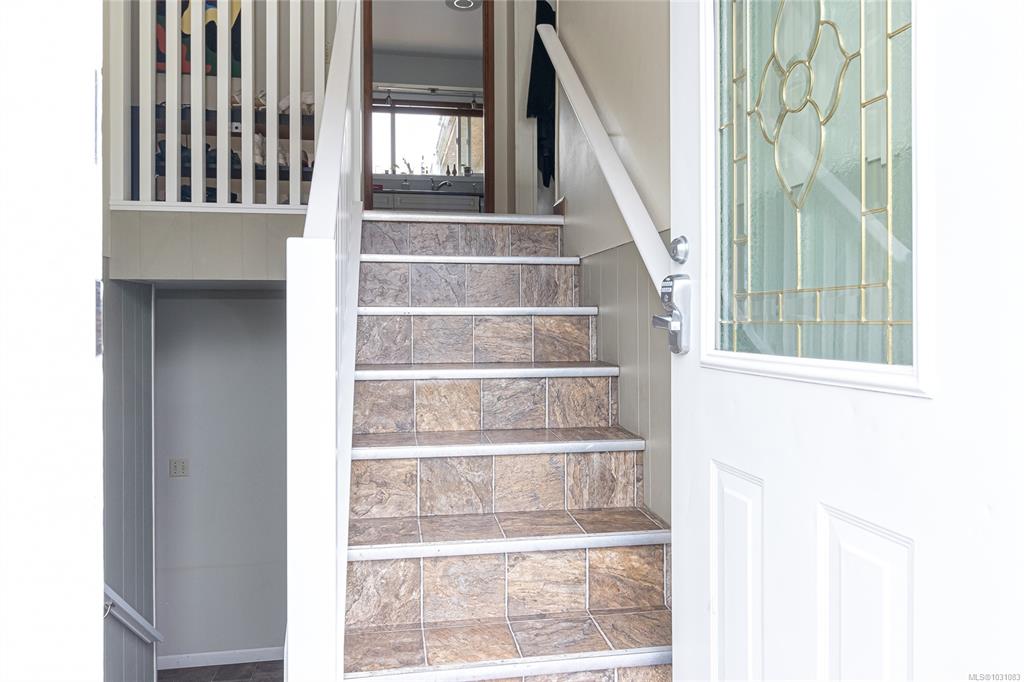 Third View of 1512 Mcrae Ave, Saanich, BC, V8P 1G5