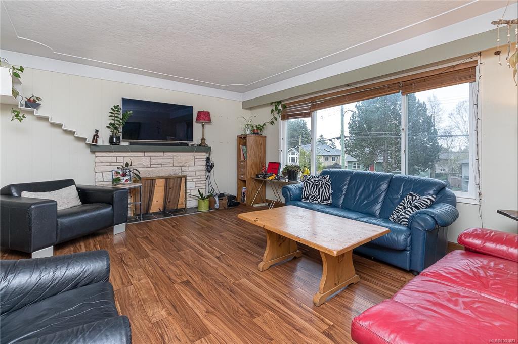 Fourth View of 1512 Mcrae Ave, Saanich, BC, V8P 1G5