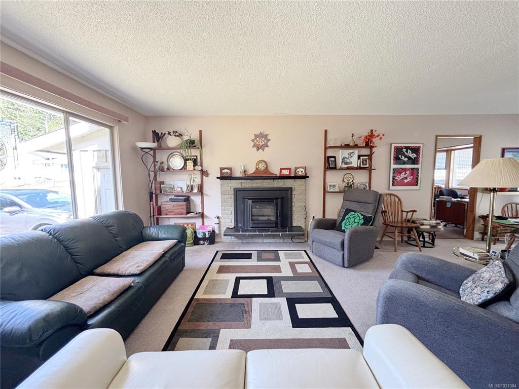 Fifth View of 445 Chamiss Cres, Gold River, BC, V0P 1G0