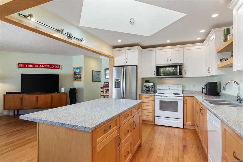 Third View of 1717 Blair Ave, Saanich, BC, V8N 6G6