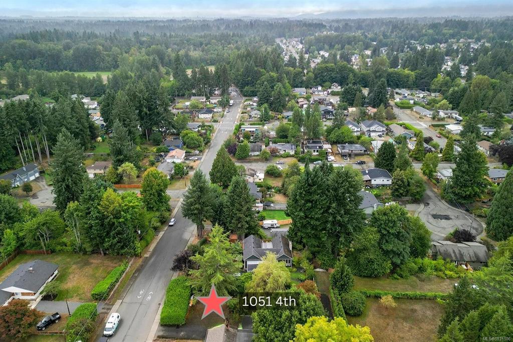 Fourth View of 1051 4th St, West Orchard Heights, Courtenay, BC, V9N 1H6