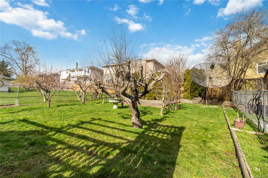 Fifth View of 886 Lodi Ave, Saanich, BC, V8Z 6R2