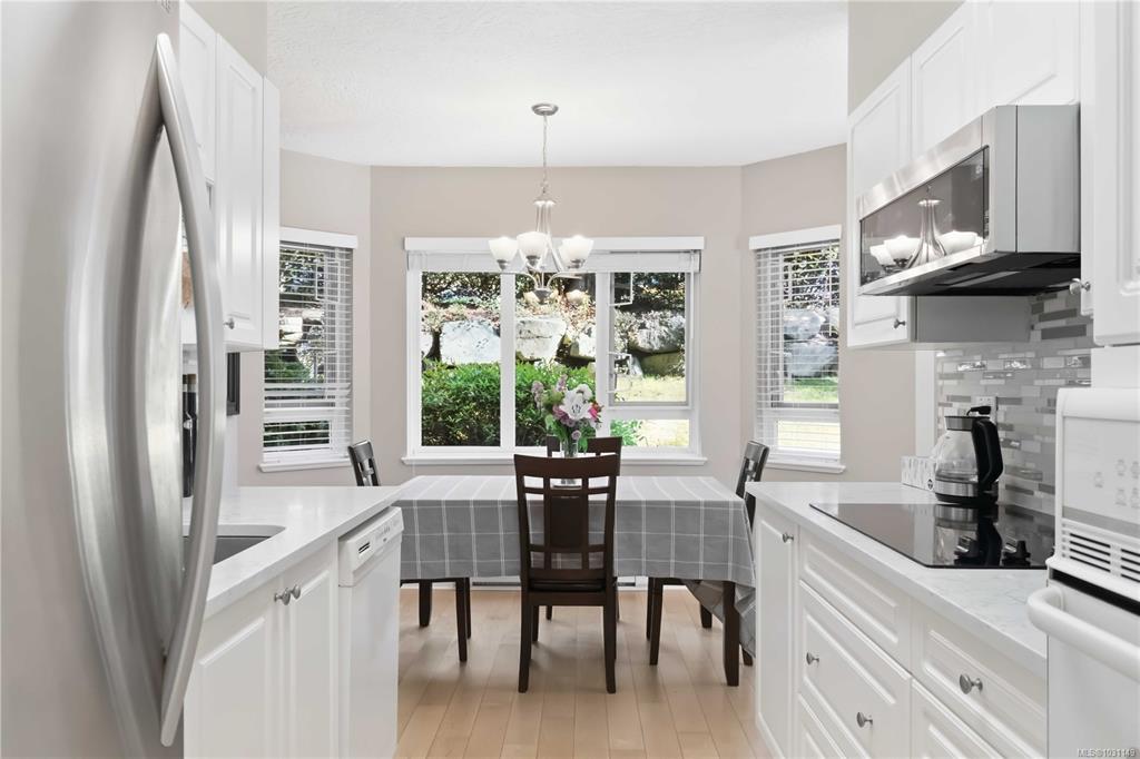 Fifth View of 1521 Church Ave, Saanich, BC, V8V 5T2