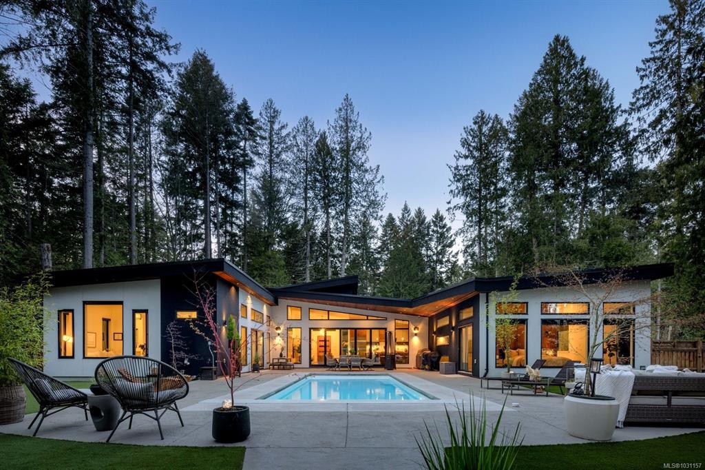 867 Bradley Dyne Rd, 1031157, BC,