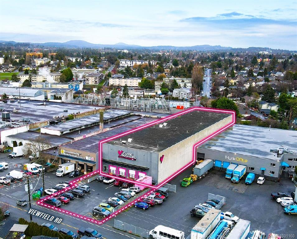 MLS® listing #30964087 for sale located at 808 Viewfield Rd