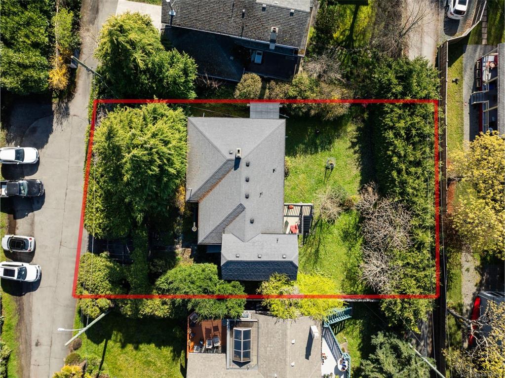 Fifth View of 3870 Seacroft Pl, Saanich, BC, V8N 4H1