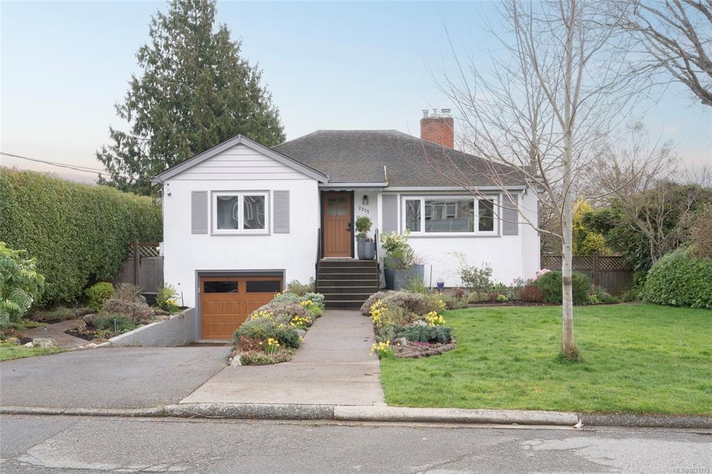 Second View of 2275 Allenby St, Oak Bay, BC, V8R 3C4