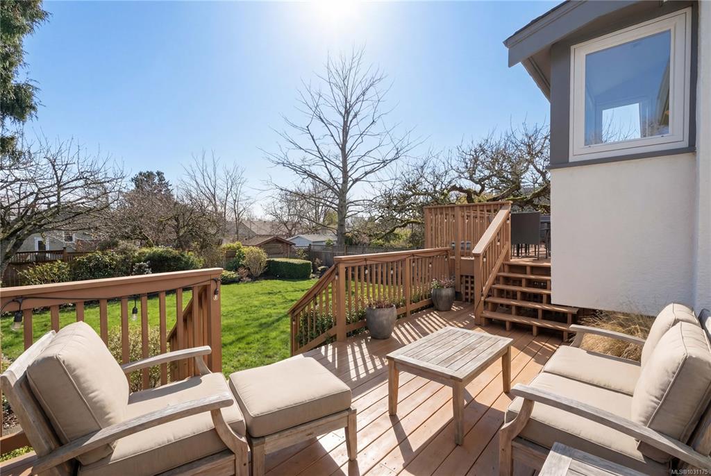 Fifth View of 2275 Allenby St, Oak Bay, BC, V8R 3C4